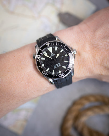 Premium Fitted FKM Rubber Strap - For Omega Seamaster Black