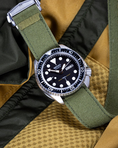 The Nomad Canvas Single Pass - Deployment Clasp - Green